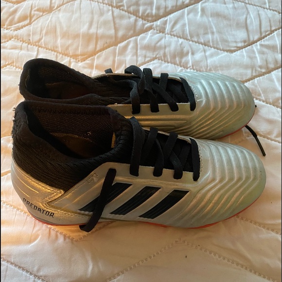 adidas Predator 18.3 FG Size 1 kids - Picture 2 of 6